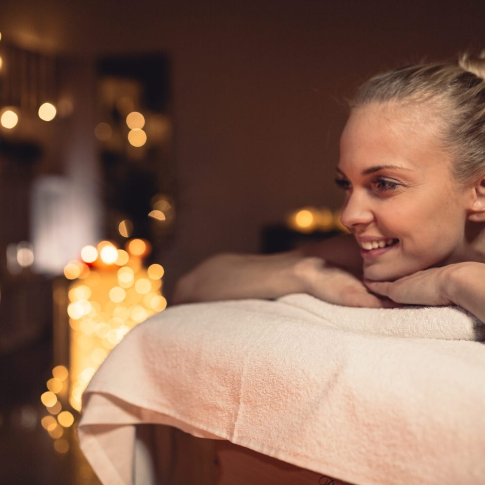 spa-massage-concept-with-woman